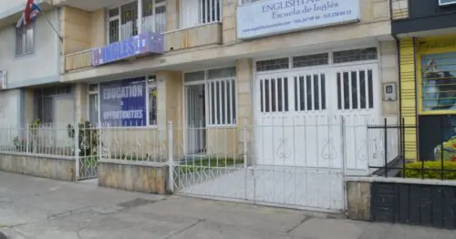 ENGLISH FACTORY ESCUELA DE INGLES ENGLISH FACTORY ESCUELA DE INGLES